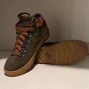 L.L.Bean Women’s Hunter green hiking boots